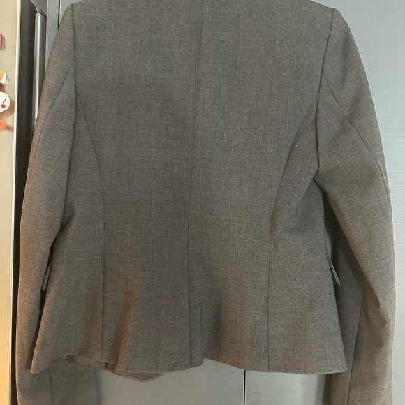 Brand new Calvin Klein two button blaze (size 2) - Picture 5 of 6